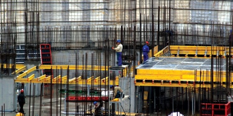 Një vit burgim për inspektorin nga Shtimja që i mori 1080 euro nga qytetari për lejimin e ndërtimit të dy shtëpive pa leje