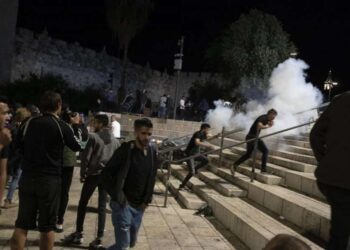 Shkon mbi 160 numri i palestinezëve të lënduar nga përplasjet me policët në xhaminë Al-Aqsa
