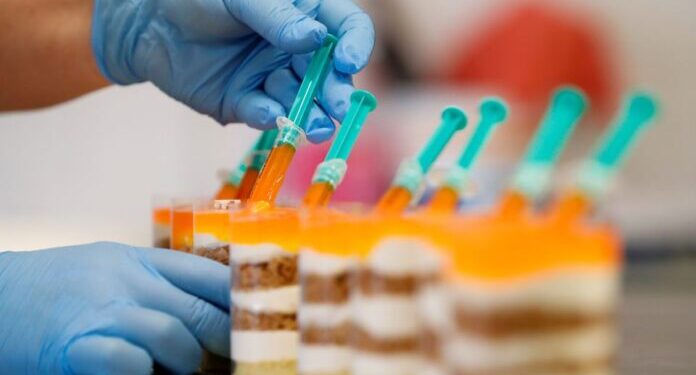 Kujdes: Ja çfarë ndodh nëse merr një dozë vaksine Pfizer dhe një tjetër AstraZeneca