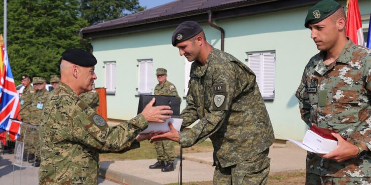 Pjesëtari i FSK-së shpallet ushtari më i mirë në garën ndërkombëtare që është mbajtur në Kroaci