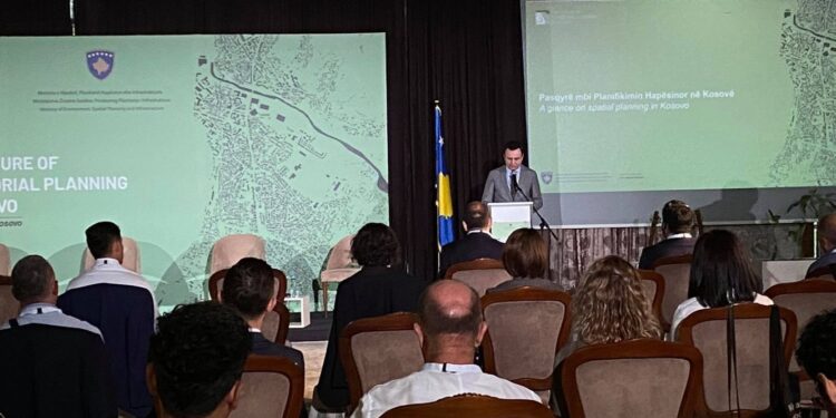 Kurti: Qytetarët duan ajër të pastër dhe transport të integruar