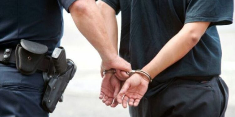 Arrestohen dy persona në Ferizaj të dyshuar për vjedhje të rëndë