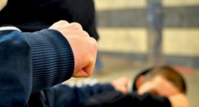 Djali e bën për spital babain e tij në Suharekë