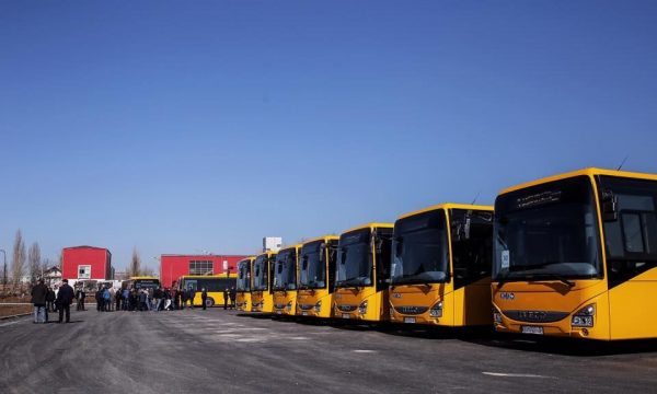 Shpend Ahmeti: Këtë vit, Prishtina do t’i blejë edhe 30 autobusë, 6 prej tyre elektrik