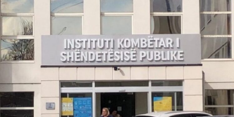 IKSHPK me apel: Nëse nuk vaksinoheni, rriten hospitalizimet dhe vdekjet