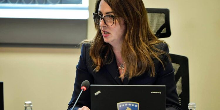 Nagavci: Deri në shtator të gjithë punëtorët arsimorë duhet të jenë të vaksinuar