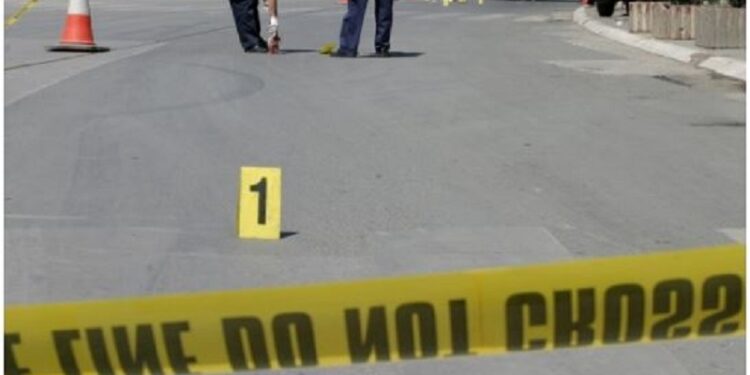 Aksident mes dy kamionëve dhe një veture në autostradën “Ibrahim Rugova”, dyshohet për të lënduar