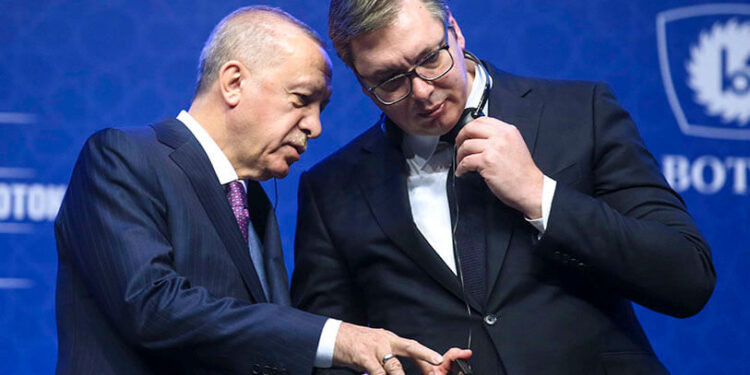 Vuçiq “kërcënon” Erdoganin për Kosovën: Do ta shihni, nuk jemi aq të vegjël