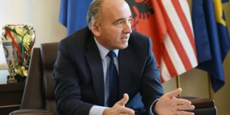 Muhaxheri për VV-në: Kanë thënë e çkapim shtetin, e kanë kapë për vete