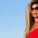 Luana duket e zjarrtë në bikini të kuqe