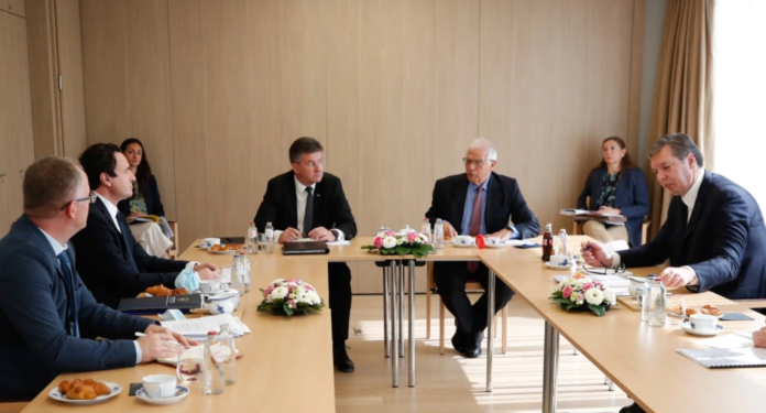 Serbia foli për mundësinë e ndërprerjes së dialogut: Kush dhe çka humb nga dështimi i këtij procesi
