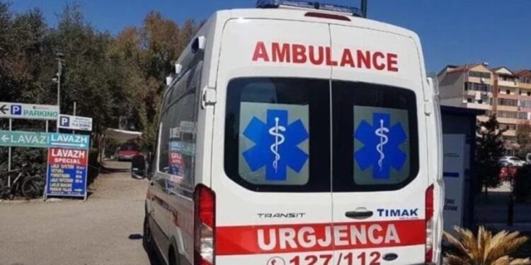 E rëndë: Burri vret gruan brenda makinës në Shqipëri