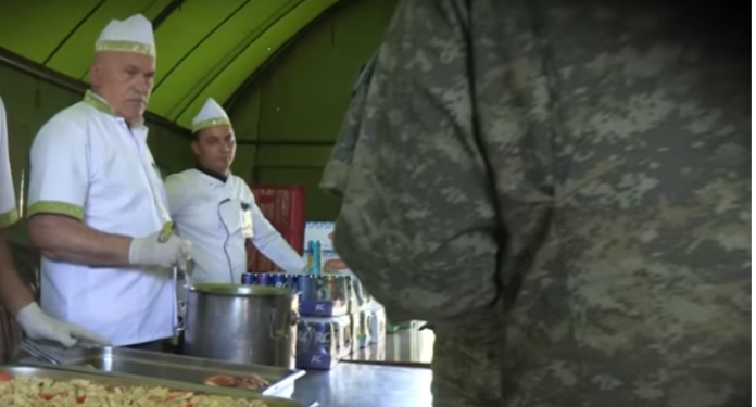 Stafi i Ministrisë së Mbrojtjes hanë bukë në llogari të Ushtrisë së Kosovës