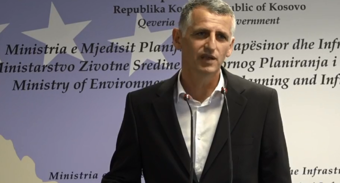 Hysen Durmishi tregon arsyen pse e nënshkroi kontratën për “zhvatjen 5 euroshe të qytetarëve”