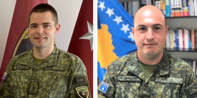 Dy oficerë të FSK-së diplomojnë në Kolegjin Ushtarak të SHBA-së