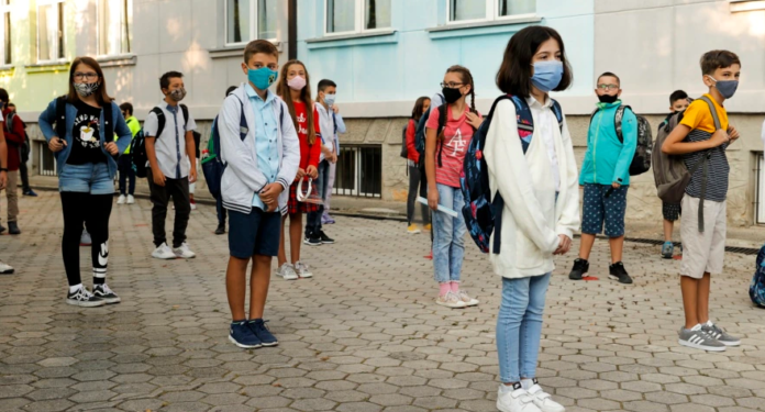 Për dy ditë 47 fëmijë infektohen me koronavirus në Kosovë, a është i sigurt kthimi në shkolla