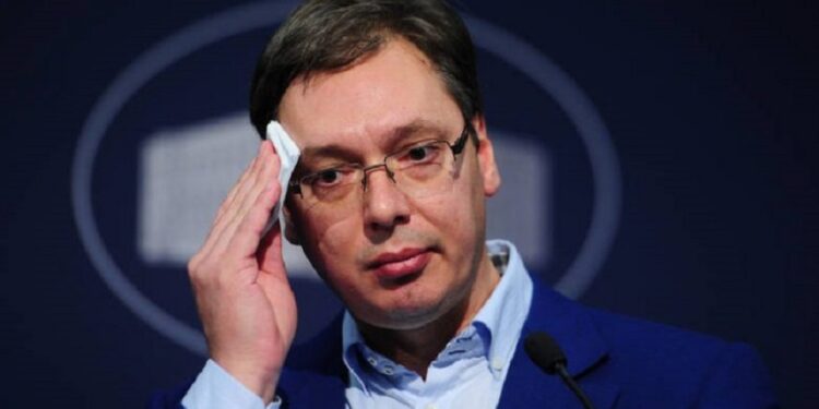 Vuçiq padit vetveten