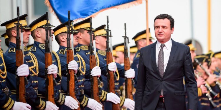 Albin, pse e bëtë Kosovën kaq të vetmuar?