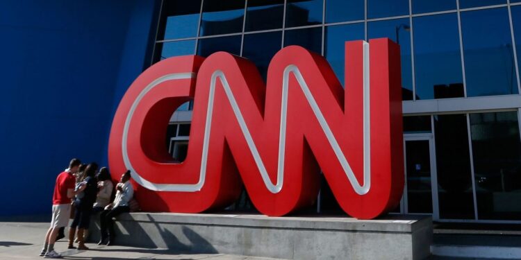 Nuk pranuan të vaksinoheshin kundër COVID-19, CNN largon nga puna tre punëtorë