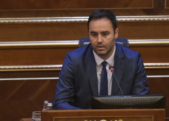 Konjufca me propozim për deputetët: Kush ka familjarë të punësuar në institucione publike mos me folë hiç