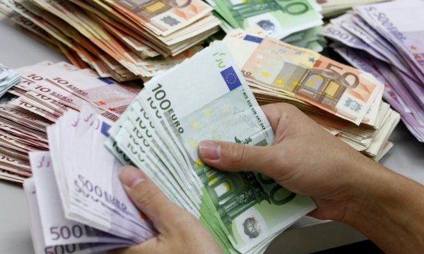 Shteti pagoi mbi 100 mijë euro pensione për personat e vdekur