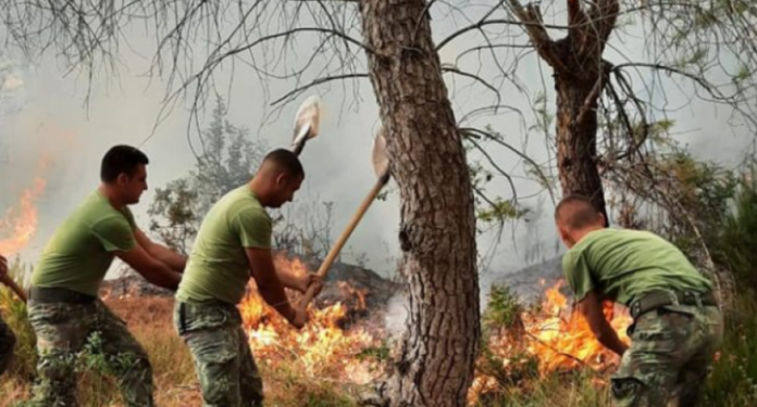 Zjarre në fshatrat e Ferizajt dhe Gjilanit, shkaktohen shumë dëme