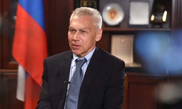 Ambasadori rus në Beograd e mbështetë Serbinë për Veriun e Kosovës