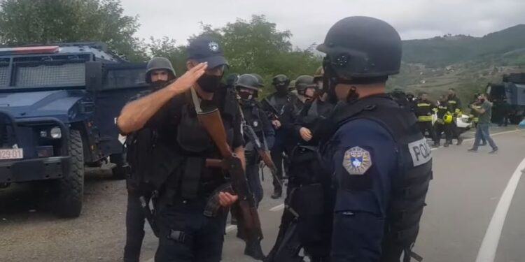 Të armatosur deri në dhëmb, përforcohen Policia  Kosovës në kufirin me Serbinë /FOTO