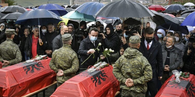 Kurti nga Rezalla i qon selam Serbisë