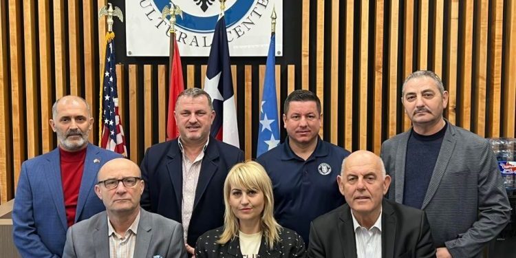 Shqiptari zgjidhet polici më i mirë i vitit në Teksas (foto)