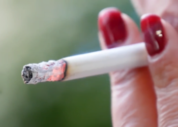 Kush e ka më të vështirë ta lë cigaren, gratë apo burrat?