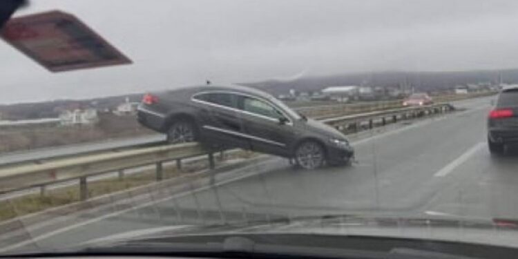 Aksident në magjsitralen Prishtinë – Pejë