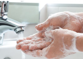 Ky është gabimi i madh që bëni me larjen e duarve