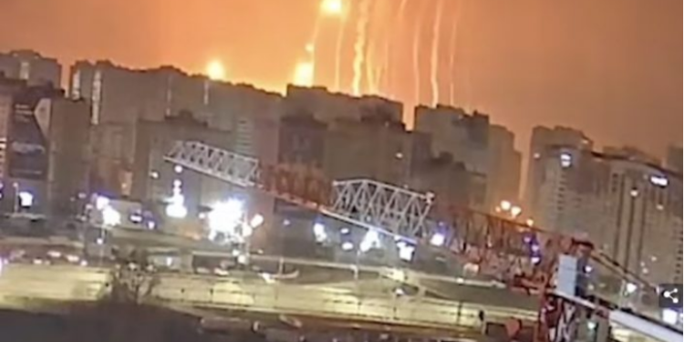 Nata e  “ferrit” për Kievin, përballet me bombardime të mëdha (video)