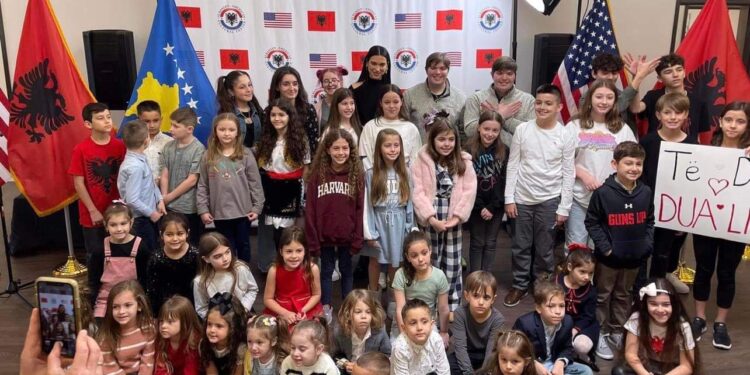 Dua Lipa, e  përuron  Qendrën e re të Komunitetit Shqiptar në Dallas-Texas