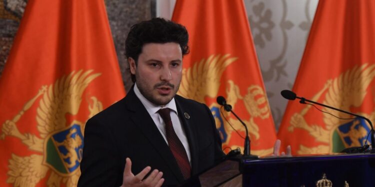 Super lajm: Shqiptari, Dritan Abazoviq zgjidhet kryeministër i Malit të Zi