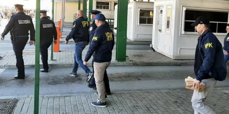 Operacioni “Pika 2” vë në pranga 26 policë të dyshuar për marrje të ryshfetit