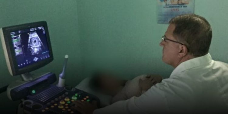 Ky është  gjinekologun që e rrahu fizikisht profesoreshën e Mjekësisë