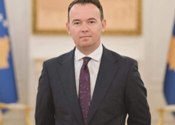 Totaj i PDK-së: Faton Peci, i pari ministër i Qeverisë Kurti që e vizitoj Prizrenin