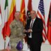 Gjenerali i KFOR-it,  amerikan pranon dekorat nga Sokol Haliti