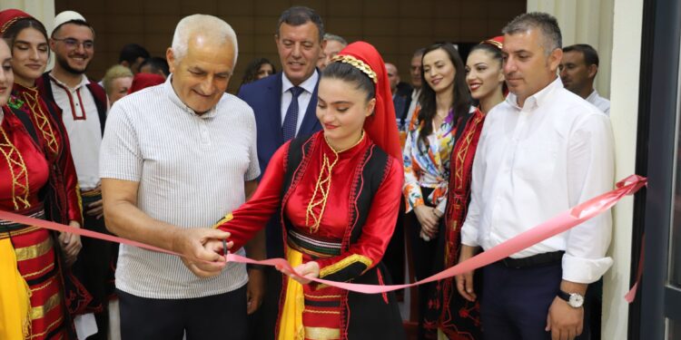 Xhafer Gashi e bën Obiliqin me Bibliotekë të Qytetit