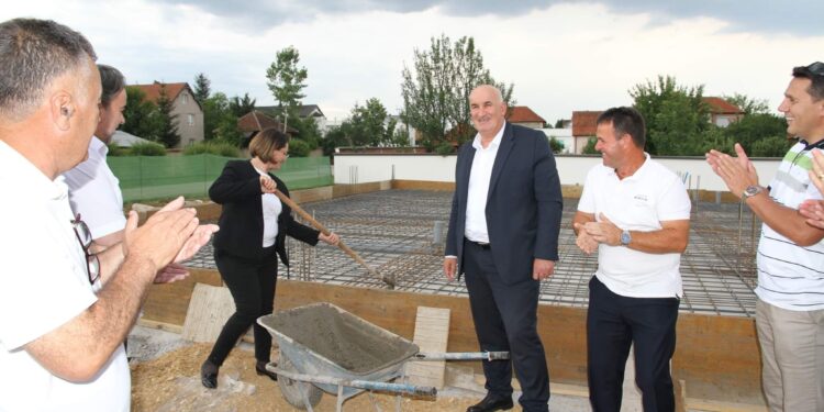 Gushica e Vitisë do të bëhët me Ambulantë të Mjekësisë Familjare