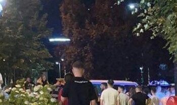 Vetura i godet dy femra në Prishtinë (Pamje)