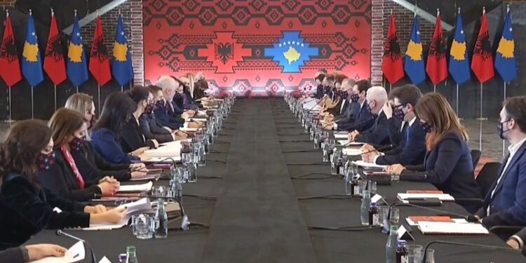 Shqipëria e Kosova “bashkohën” të hënën (foto)