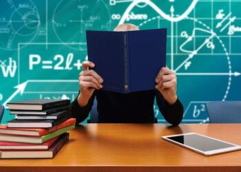 Pejë: Ky është profesori qe i mbylli 83, 1-sha (VIDEO)