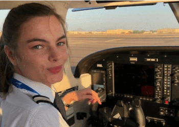 Mushkonja e vret piloten 21-vjeçarja