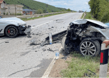 Dy aksidente të rëndë në rrugën Prishtinë-Podujevë
