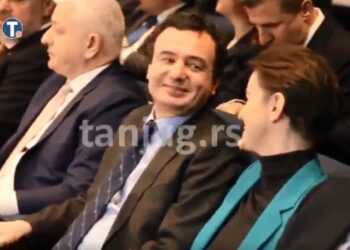 Dikur të buzëqeshur, por sot Albin Kurti e nervozon shumë Bernabiqin