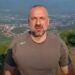 Krimineli serb Milan Radojqiq këcënon nga një kodër në Kosovë: “Rroftë Serbia”….. (video)