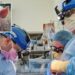 Zemër derri te njeriu, dy pacientë e kalojnë me sukses transplantin
